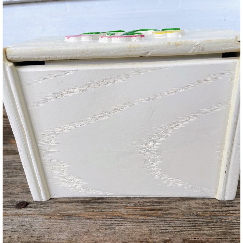VIntage 1970s Faux white Wood Floral Recipe Box with Recipes Retro - Picture 8 of 10